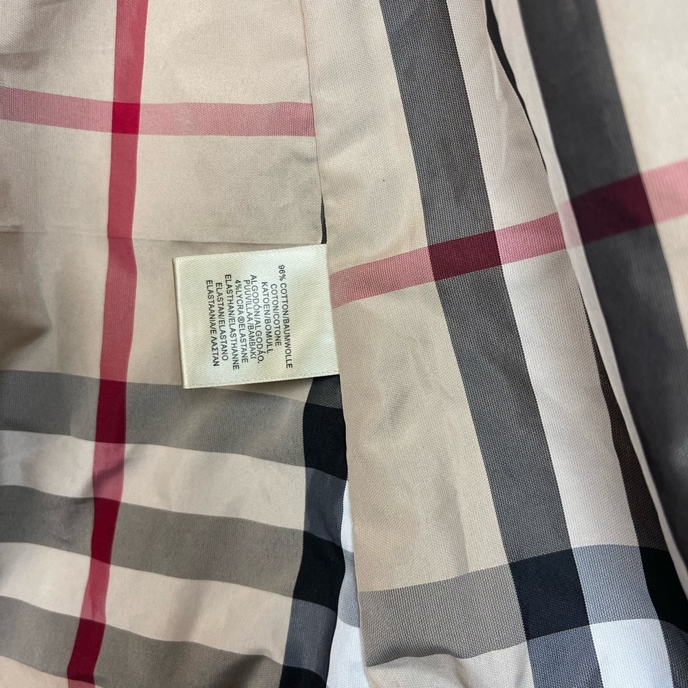 Burberry Black Quilted Coat w/o belt - Picture 14 of 16